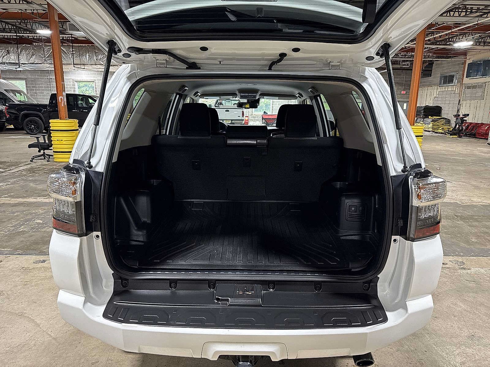 Certified 2024 Toyota 4Runner SR5 AWD/4WD image 11