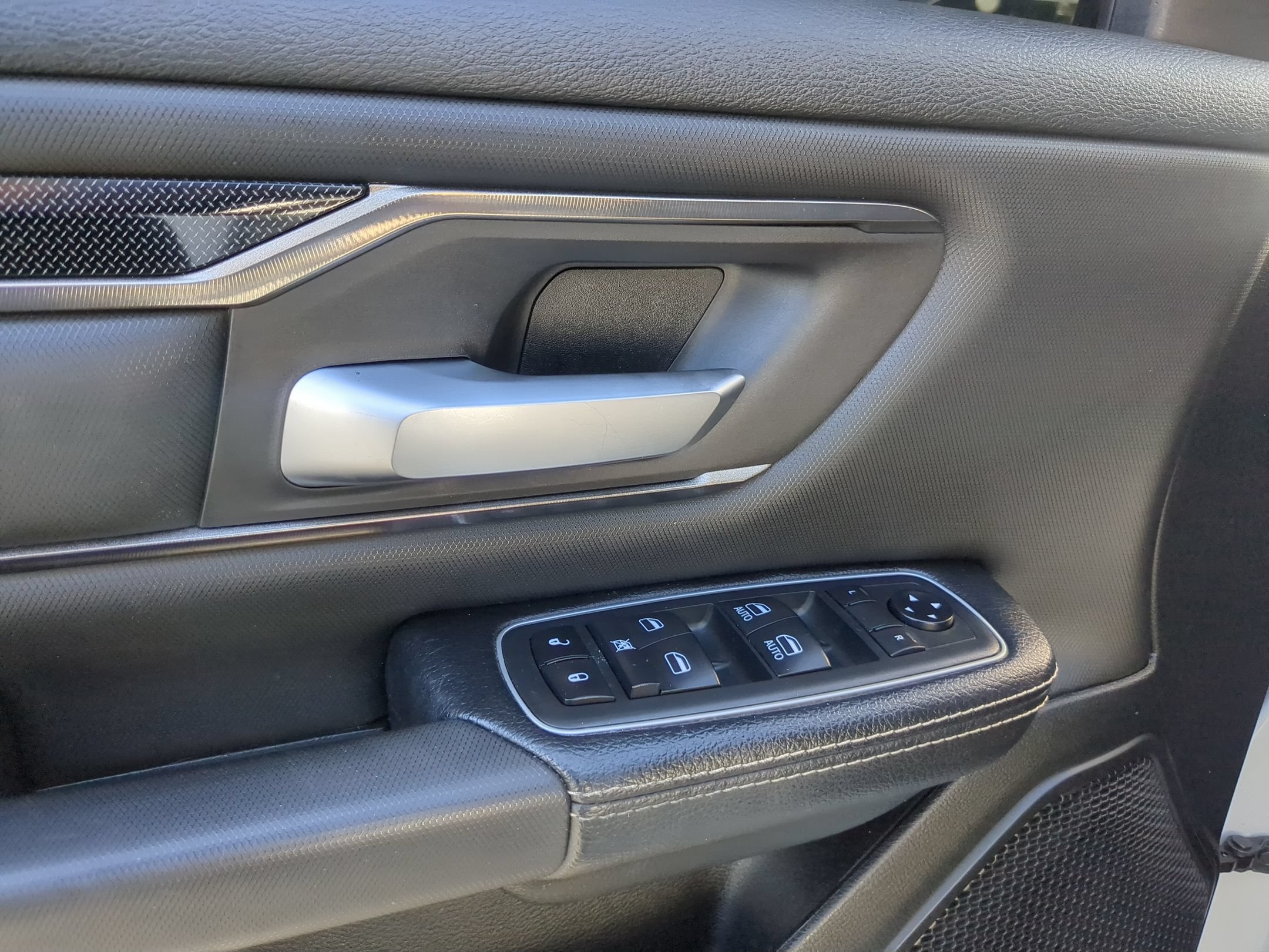Used 2020 RAM 1500 Rebel AWD/4WD image 12