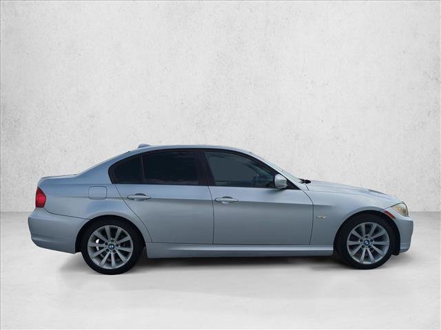 Used 2010 BMW 328i Sedan RWD image 4