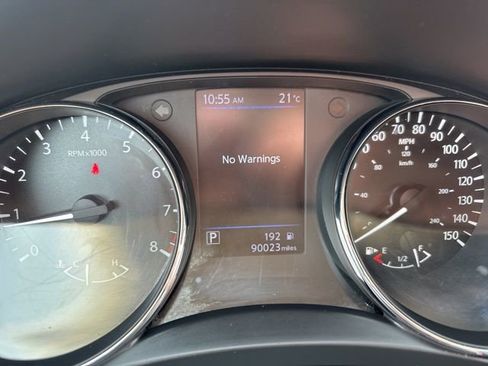 Used 2018 Nissan Rogue SV image 11