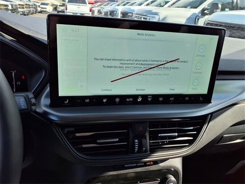 New 2025 Ford Escape SE image 11