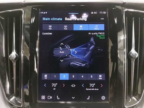 Used 2022 Volvo XC60 B6 R-Design w/ Advanced Package image 22