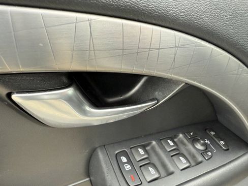 Used 2011 Volvo XC70 3.2 image 15