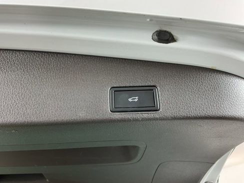 Used 2016 Volkswagen Touareg VR6 AWD/4WD image 29