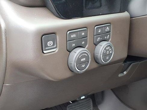 New 2026 Chevrolet Silverado 1500 LT Trail Boss w/ LT Trail Boss Premium Package AWD/4WD image 17