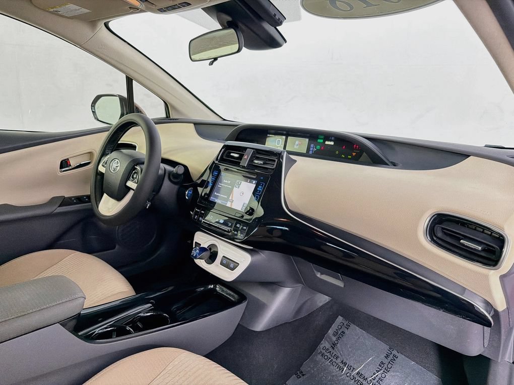 Used 2018 Toyota Prius Three w/ Advanced Technology Package FWD image 28