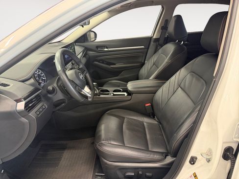 Used 2023 Nissan Altima 2.5 SR w/ SR Premium Package FWD image 25