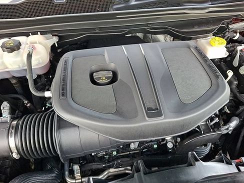 Used 2025 RAM 1500 Laramie AWD/4WD image 28