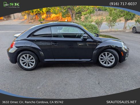 Used 2018 Volkswagen Beetle 2.0T S w/ Style & Comfort Package For S FWD image 6