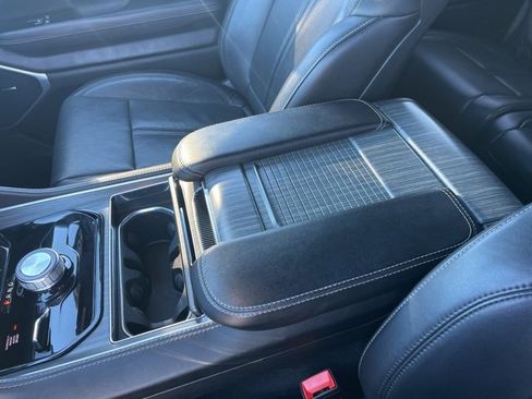 Used 2024 Jeep Wagoneer L Series II w/ Flexible Seating Group image 29