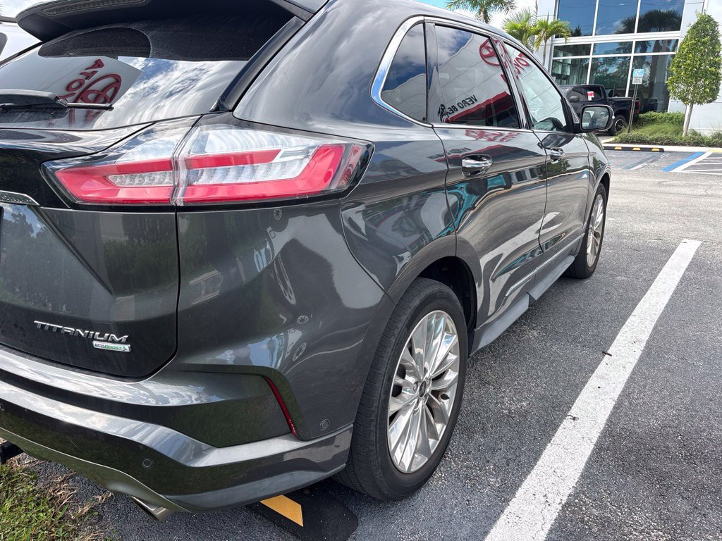 Used 2020 Ford Edge Titanium w/ Equipment Group 301A FWD image 3