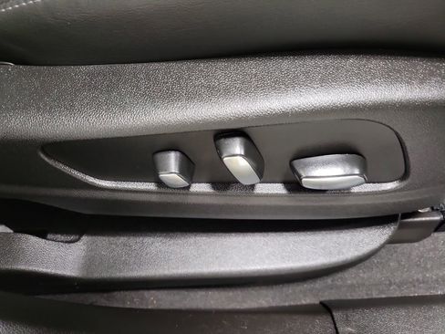 Used 2025 Cadillac XT6 Premium Luxury image 25