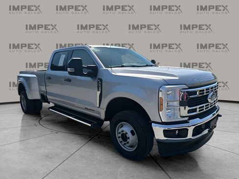 Used 2024 Ford F350 XLT w/ Snow Plow/Camper Package AWD/4WD image 7