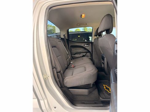 Used 2019 Chevrolet Colorado LT AWD/4WD image 14