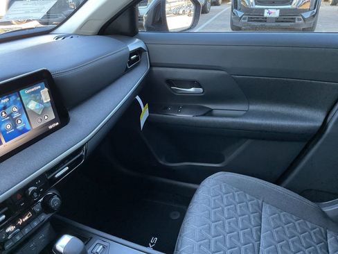 New 2026 Nissan Kicks SV w/ SV Premium Package FWD image 34