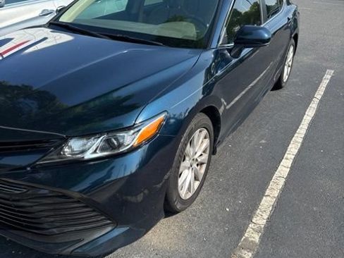 Used 2019 Toyota Camry LE FWD image 8