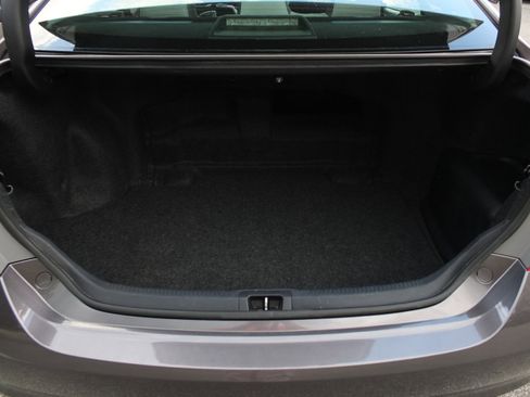 Used 2015 Toyota Camry SE FWD image 15