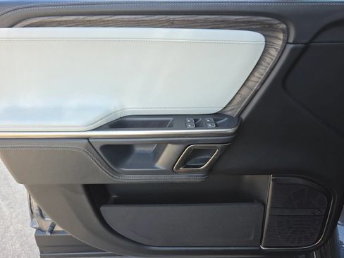 Used 2023 Rivian R1S Adventure AWD/4WD image 23