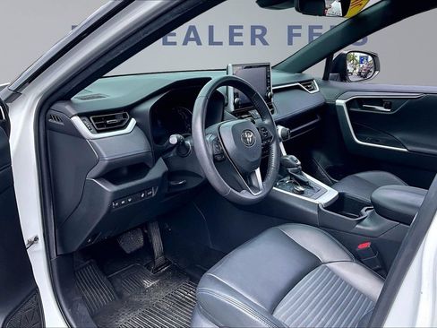Used 2022 Toyota RAV4 XSE w/ XSE Grade Weather Package AWD/4WD image 17