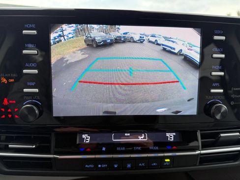 Used 2023 Toyota Sienna LE AWD/4WD image 24