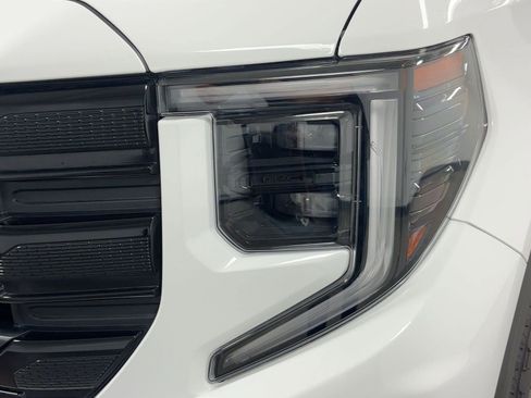Certified 2025 GMC Sierra 1500 Elevation w/ Preferred Package image 9