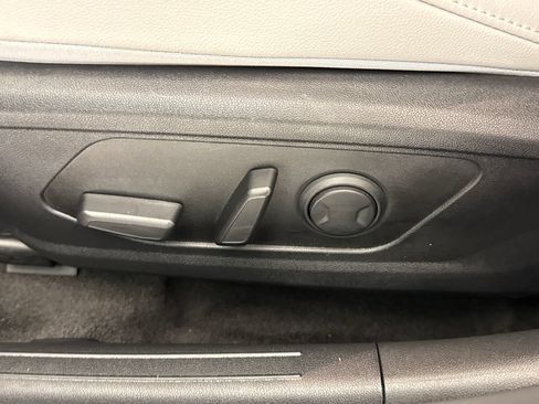 Used 2026 Hyundai Elantra Limited FWD image 21