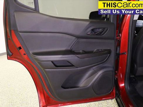 Used 2023 GMC Acadia SLT image 29