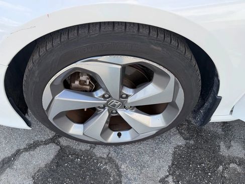 Used 2018 Honda Accord Touring image 28