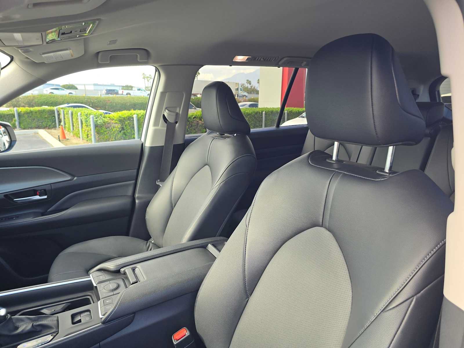 Certified 2024 Toyota Grand Highlander FWD image 23