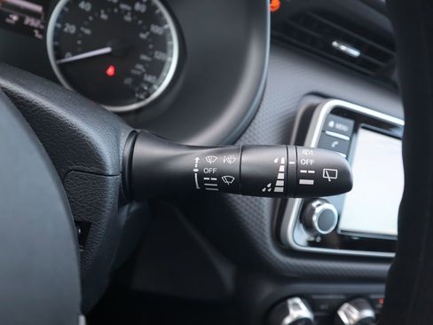 New 2025 Nissan Kicks Play S image 15