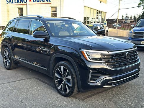 Used 2024 Volkswagen Atlas SEL Premium R-Line AWD/4WD image 6