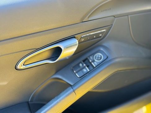 Used 2021 Porsche 718 Boxster S image 11