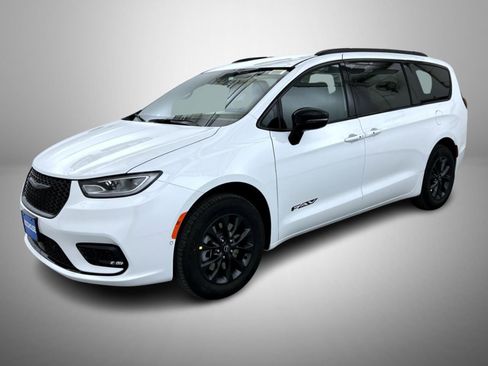 New 2026 Chrysler Pacifica Select image 1