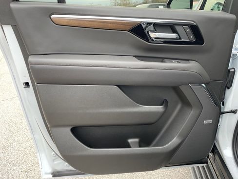 New 2026 Chevrolet Suburban High Country AWD/4WD image 48
