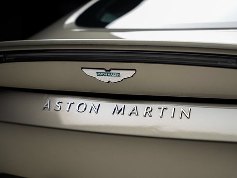 Used 2025 Aston Martin V8 Vantage Coupe RWD image 30
