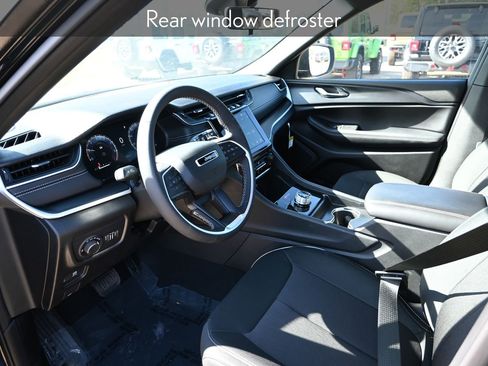 New 2025 Jeep Grand Cherokee L Laredo image 12