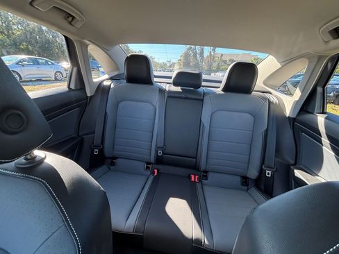 Used 2025 Volkswagen Jetta SE image 37