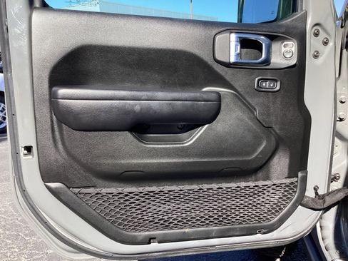 Used 2021 Jeep Wrangler Unlimited Willys image 28