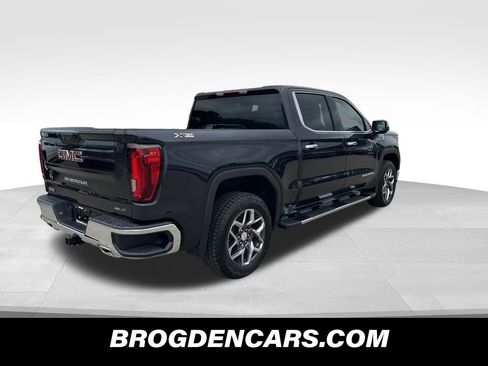 Used 2024 GMC Sierra 1500 SLT w/ SLT Premium Package AWD/4WD image 3
