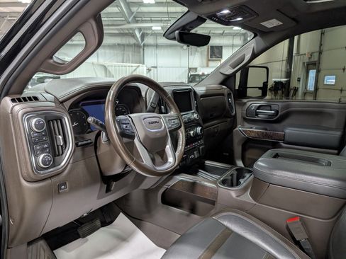 Used 2020 GMC Sierra 2500 Denali w/ Denali Ultimate Package image 16