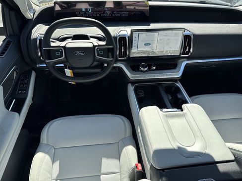 New 2026 Ford Expedition Max Platinum image 26