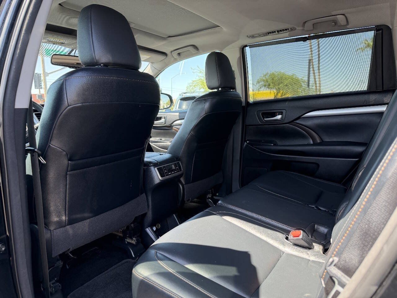 Used 2016 Toyota Highlander XLE AWD/4WD image 13