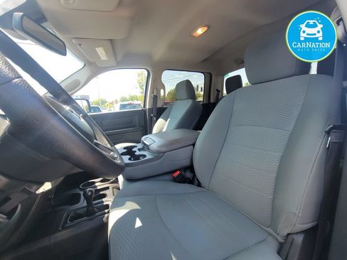 Used 2016 RAM 2500 Tradesman w/ Chrome Appearance Group AWD/4WD image 8