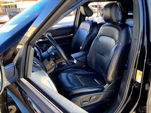 Used 2018 Ford Explorer Limited w/ Equipment Group 301A image 7