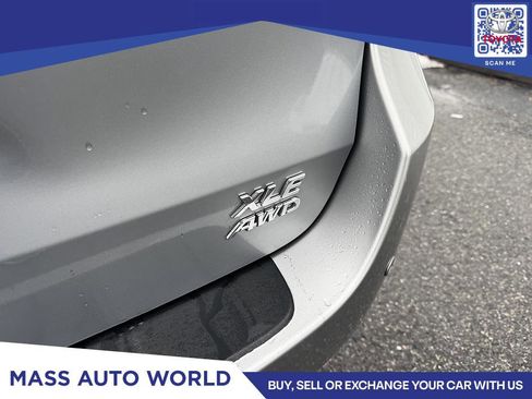 Used 2012 Toyota Sienna XLE image 5