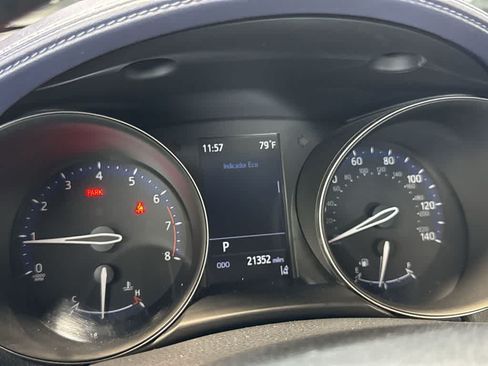 Used 2022 Toyota C-HR XLE FWD image 16