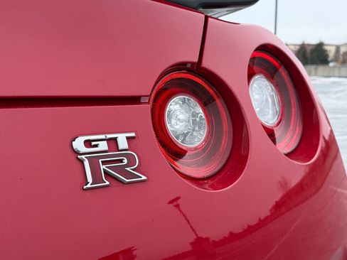 Used 2015 Nissan GT-R Black Edition AWD/4WD image 3