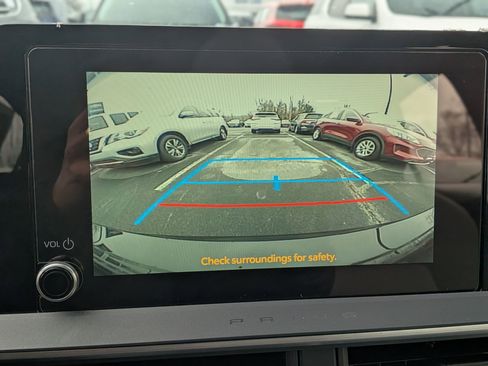 Used 2024 Toyota Prius LE image 28