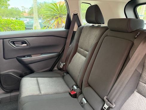 Used 2025 Nissan Rogue SV FWD image 35