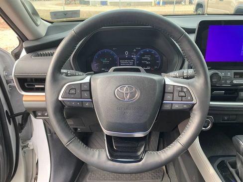 Used 2024 Toyota Grand Highlander Platinum image 29